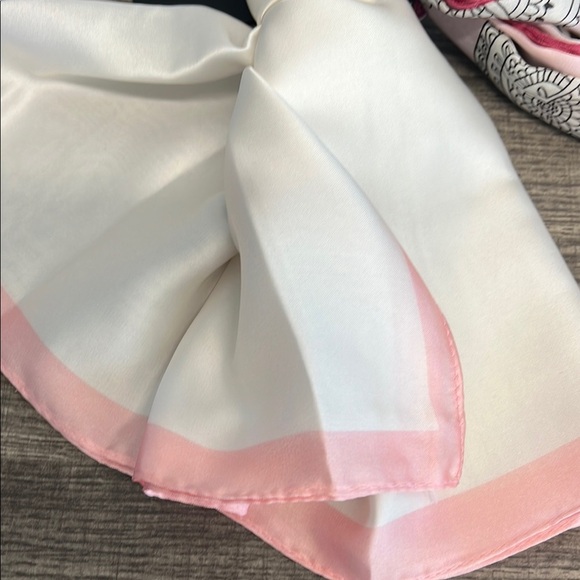 Sunday State | Pink, White & Paisley Scarf 💖 - Picture 4 of 5